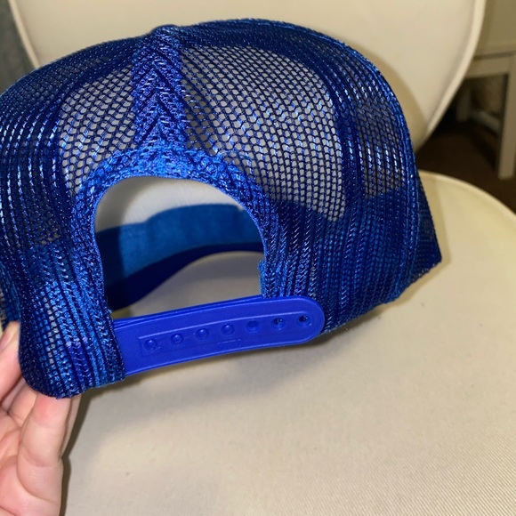 SMILEY TRUCKER HAT - Picture 2 of 3